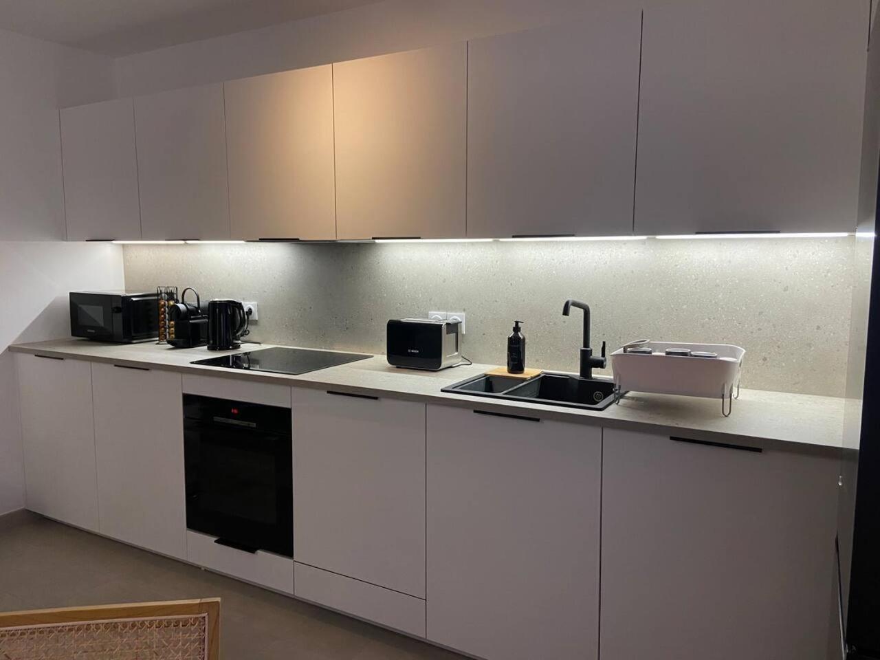Apartament Disneyland Minimalist Lifestyle - 5 Pax Serris Zewnętrze zdjęcie